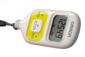 Шагомер OMRON HJ-203-EV (желтый) Шагомер OMRON HJ-203-EV (желтый)